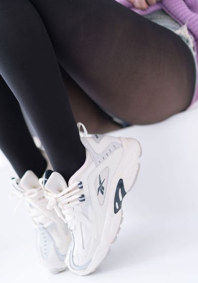 侵犯高傲女教师希崎在线观看