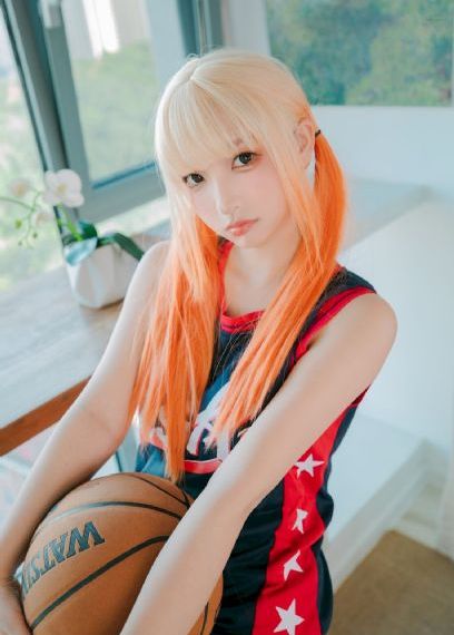 女生说疼男生越使劲的动漫