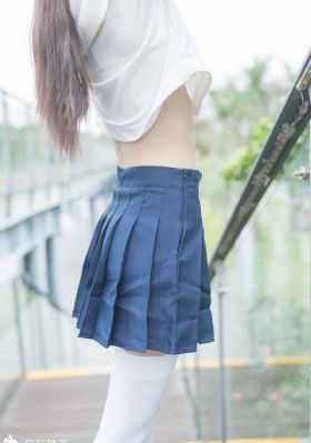 他趴在她的两腿间疯狂免费看