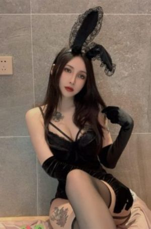 出差强睡年轻女老板1