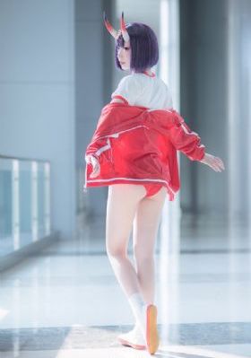 公和我在厨房添好爽了在线观看